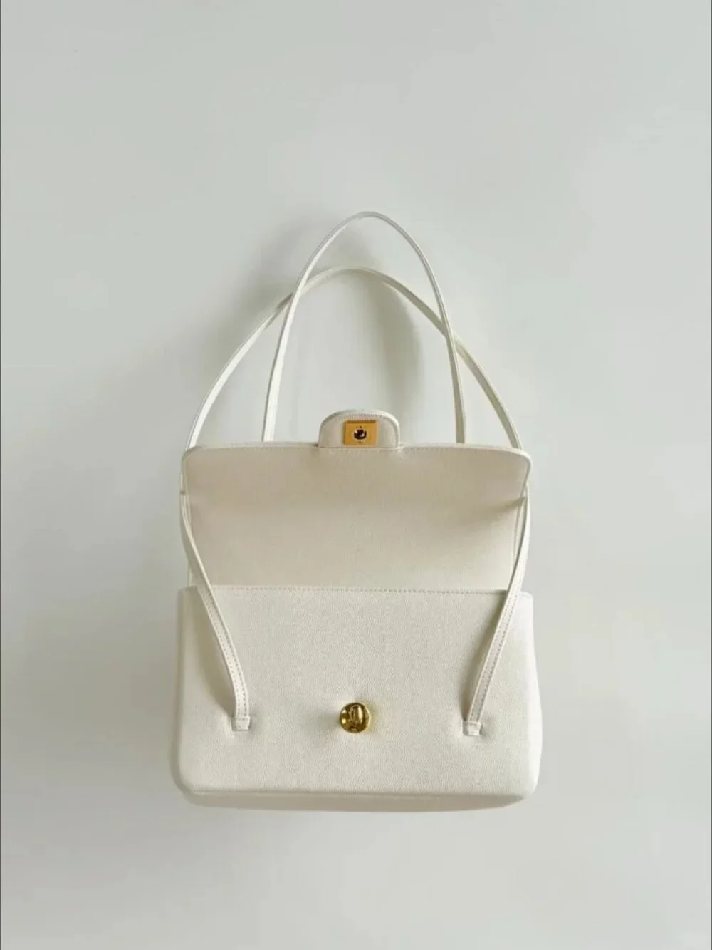 Classic CHANEL Bags: A Stylish and Versatile Choice for Elegance